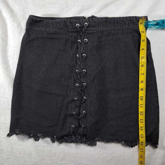 Fantastic Fawn Women's size L Black Wash Jean Mini Skirt Lace‎ Up Frayed Hemline - Picture 6 of 8